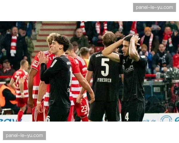 门兴格拉德巴赫2-2战平柏林联,补时阶段连入两球戏剧性扳平 门兴格拉德巴赫2-2战平柏林联,补时阶段连入两球戏剧性扳平